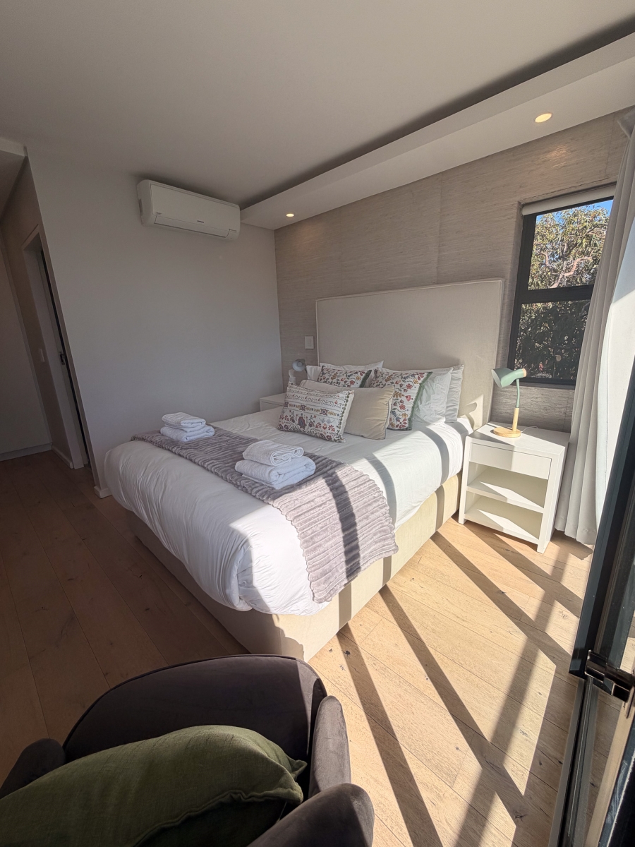2 Bedroom Property for Sale in Sea Point Western Cape
